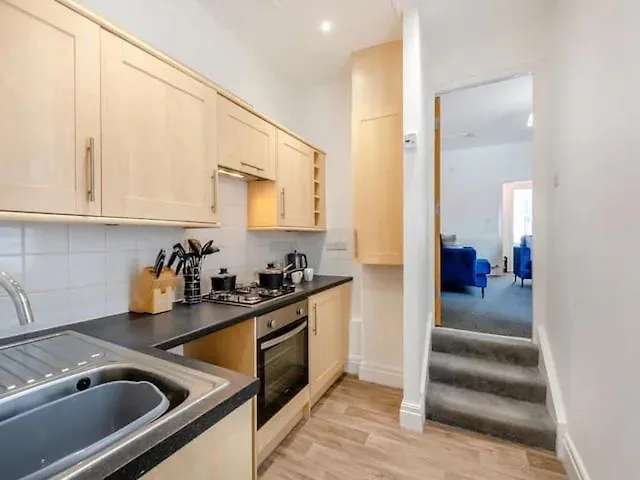 Charles Alexander Short Stay - Clifton House Apartment
